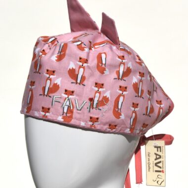 Surgical cap with ears-small foxes in pink