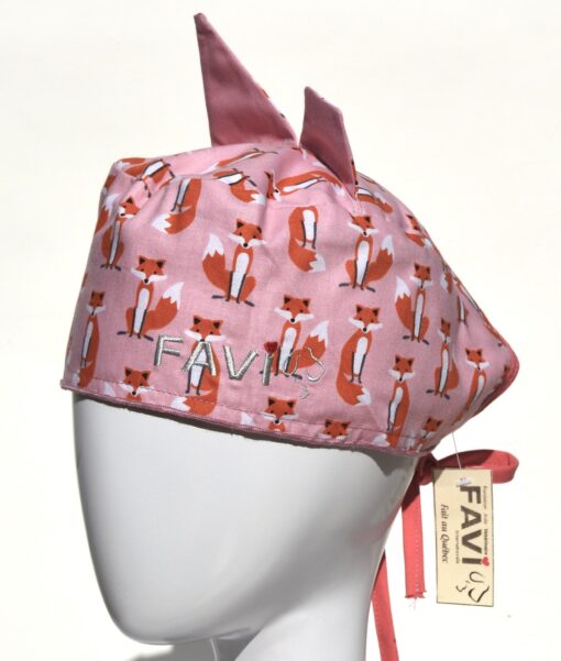 Surgical cap with ears-small foxes in pink